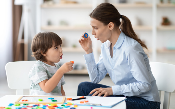 Speech and language therapy approaches that can help children and people who stammer to speak more easily. 